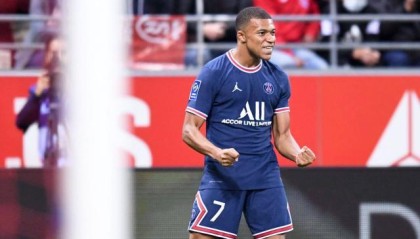 世界杯八强赛程-姆巴佩：梅西散步时我愿意回防，明夏去留未定